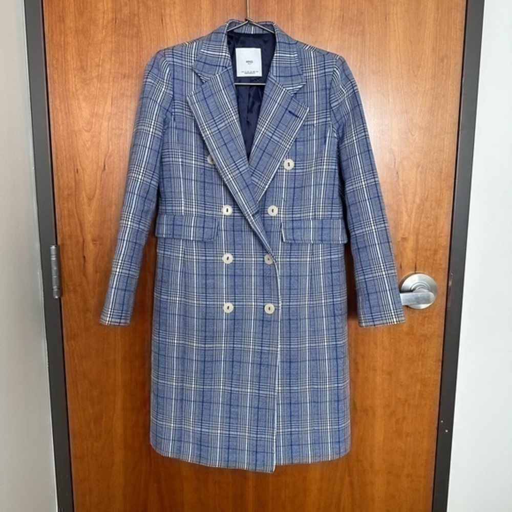 Mango Suit Blazer Coat Blue unique women XS
Condition 9/10 no flaws